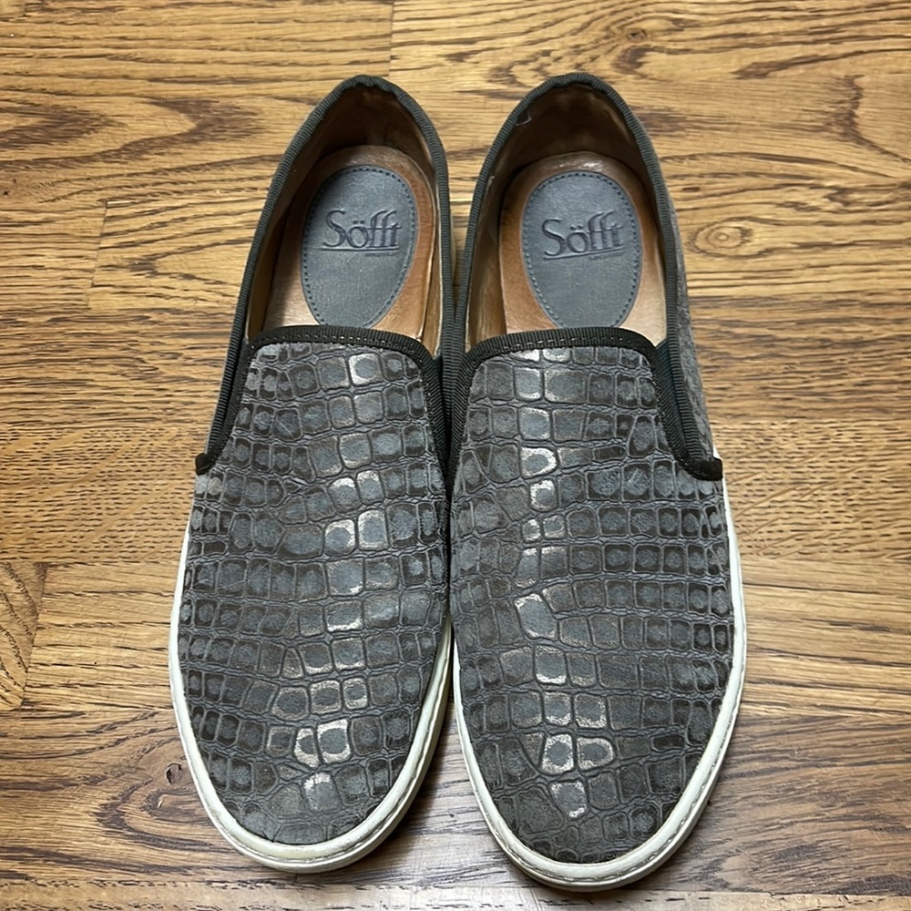 Sofft slip on shoes